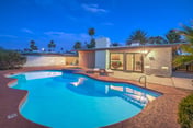 Mid Century Modern near STRIP w Pool King Suite