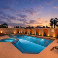 ψ Desert Nights, a heated pool+spa retreat