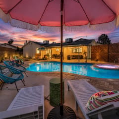 70s Villa! Heated Pool+Spa, Basketball, Pickleball - Holiday Home
