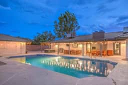 Sexy Modern Vegas. Lux Pool Villa, Sauna, Theater