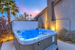 𖤓 Sunset Swim, a Lux Vegas Pool Villa w/ Spa