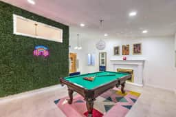 70s Villa! Heated Pool+Spa, Basketball, Pickleball - Holiday Home - Image 5