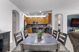 4BR, Garage, King Suite, 20 min to Lake Tahoe/Reno