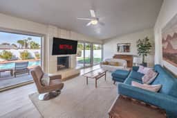 Mid Century Modern near STRIP w Pool King Suite