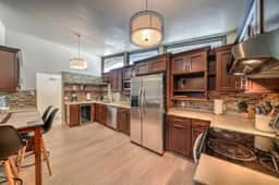 Mid Century Modern near STRIP w Pool King Suite