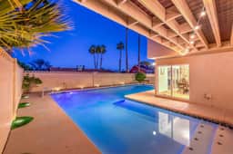 Oasis near STRIP-Lap Pool, Spa, Sauna, Poker, Deck