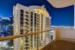 Strip Views! 1 BR Corner Suite at Signature at MGM