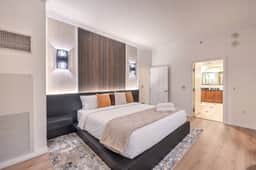 Renovated 2BR Penthouse! Amazing Corner Strip View