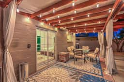 Chic Downton Vegas 3 BR Cottage with a Pool!