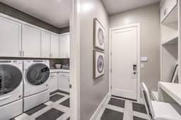 Luxury Seven Hills Escape - 1BR, Pool & Garage