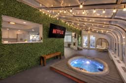 Villa near STRIP - Heated Pool, Hot Tub, Billiards