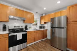 PNW Modern Oasis near JBLM/PLU | Kitchen & W/D
