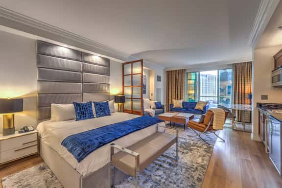 Renovated MGM Private King Suite, Strip View - Image 1