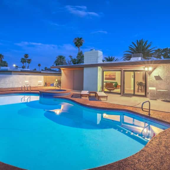 Mid Century Modern near STRIP w Pool King Suite - Image 1