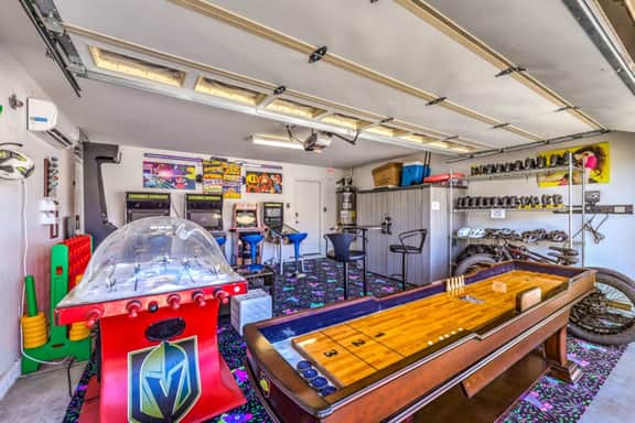 Arcade, Bikes, Massage Chair, Billiards, Spa, BBQ