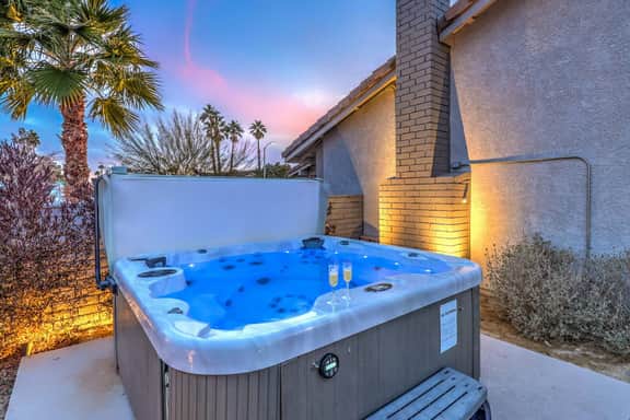 𖤓 Sunset Swim, a Lux Vegas Pool Villa w/ Spa