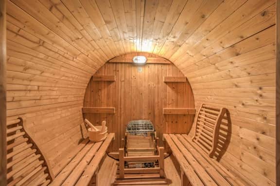 Oasis near STRIP-Lap Pool, Spa, Sauna, Poker, Deck