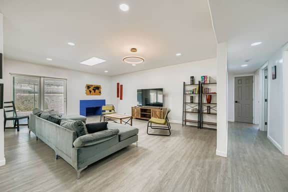 Relaxing 3BR House | Vegas Stay Near Arts District