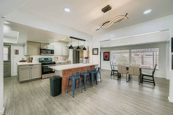 Relaxing 3BR House | Vegas Stay Near Arts District
