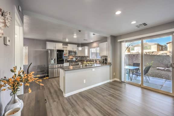Modern 5BR Home Near Vegas Strip & Airport