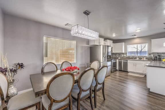 Modern 5BR Home Near Vegas Strip & Airport