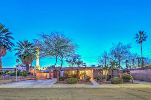 Chic Downton Vegas 3 BR Cottage with a Pool!