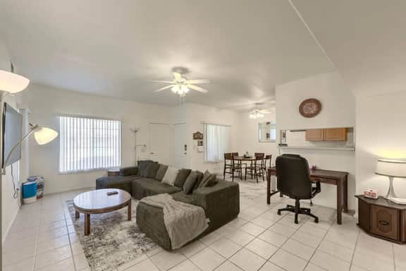 Vegas 2BR Condo, Community Pool, Centrally Located