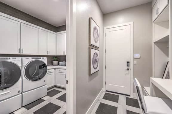 Luxury Seven Hills Escape - 1BR, Pool & Garage