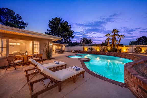 Vegas Strip Pool Villa-4000sf, Spa, Sauna, Theater