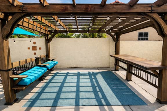 5 BR! Amazing Pool & Spa Retreat 15 Min to Strip