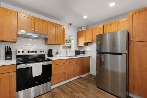PNW Modern Oasis near JBLM/PLU | Kitchen & W/D